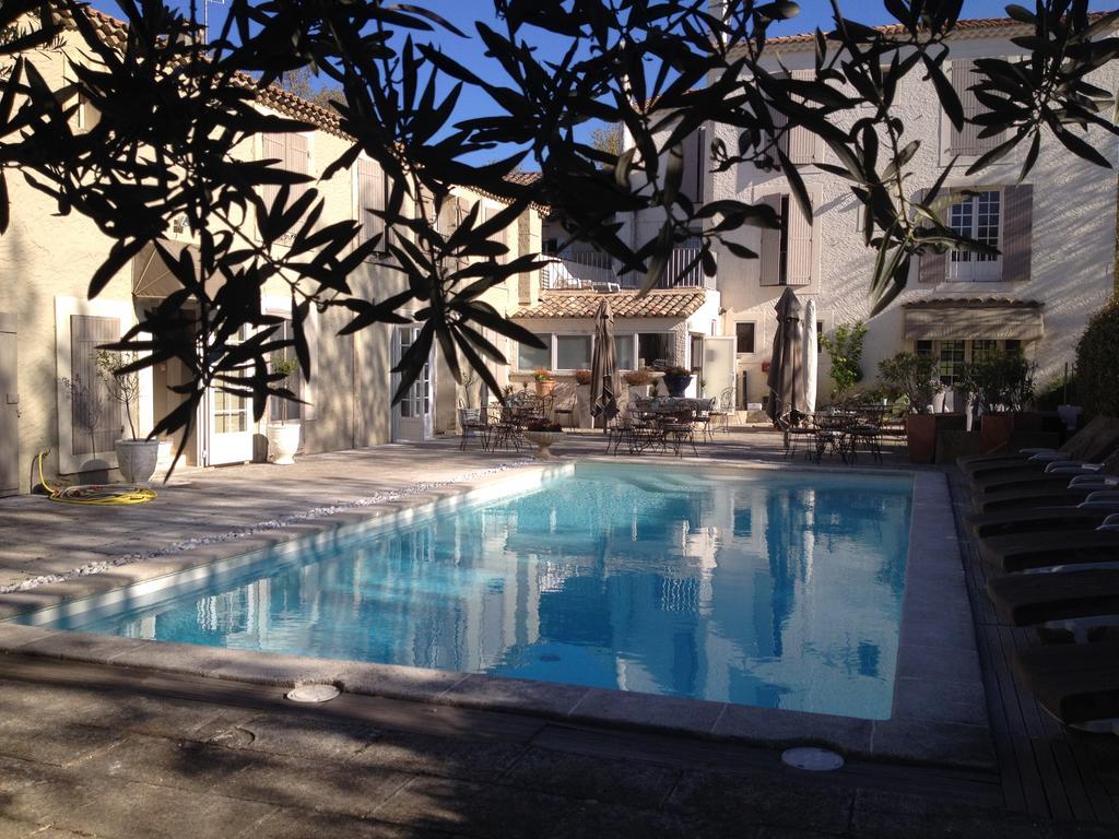 Hotel Les Magnanarelles Maussane les Alpilles Exterior foto