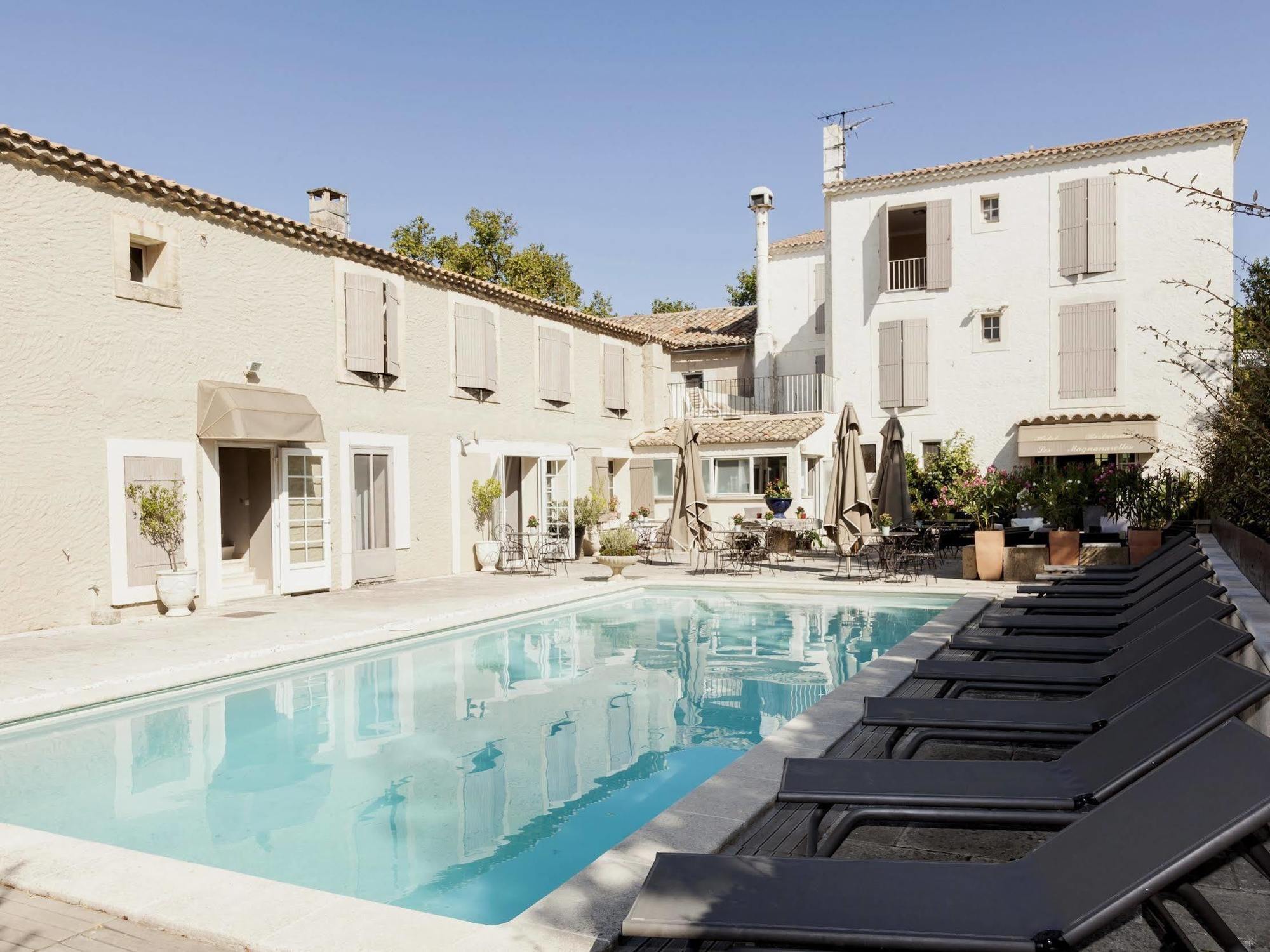 Hotel Les Magnanarelles Maussane les Alpilles Exterior foto