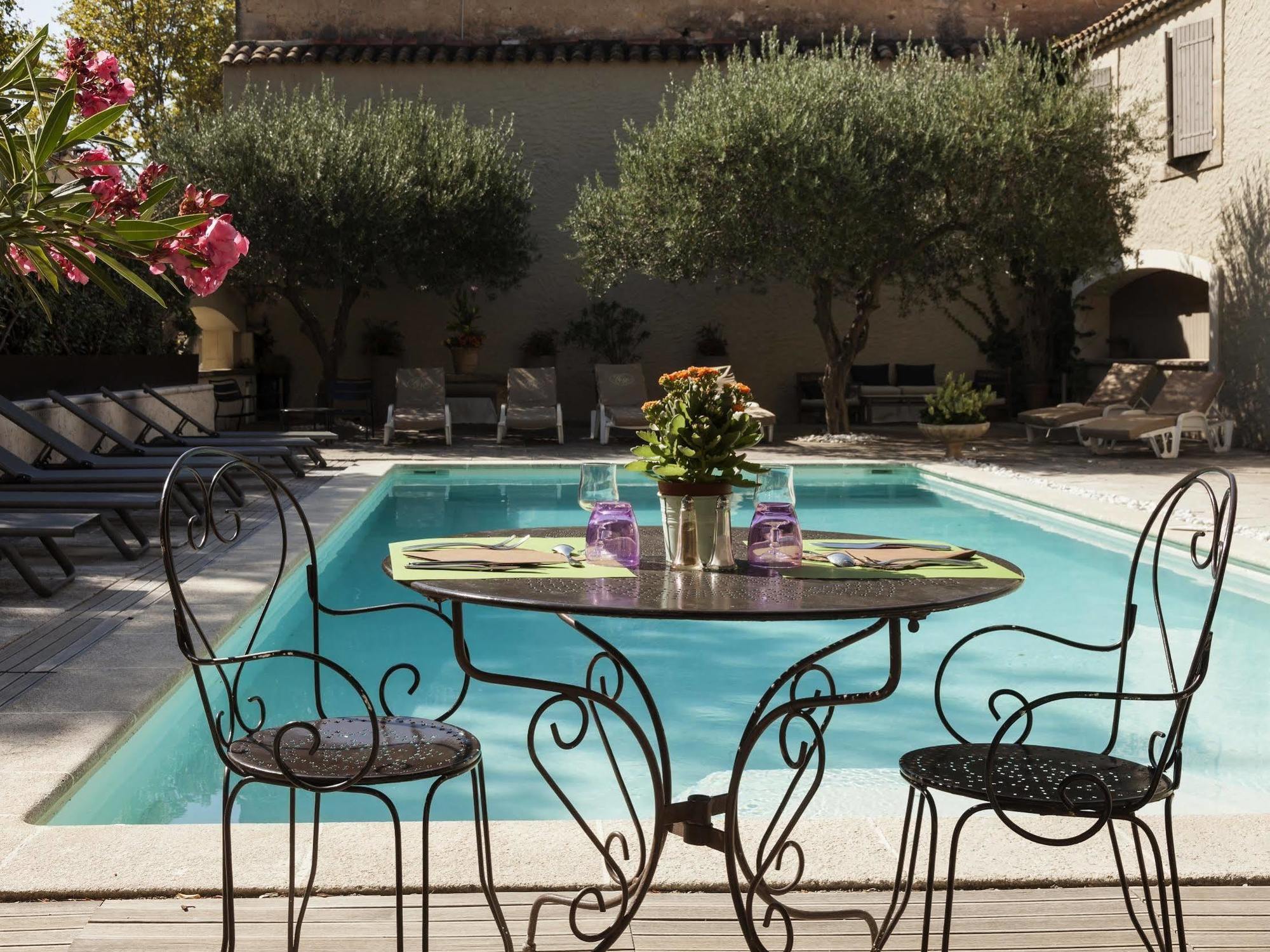Hotel Les Magnanarelles Maussane les Alpilles Exterior foto